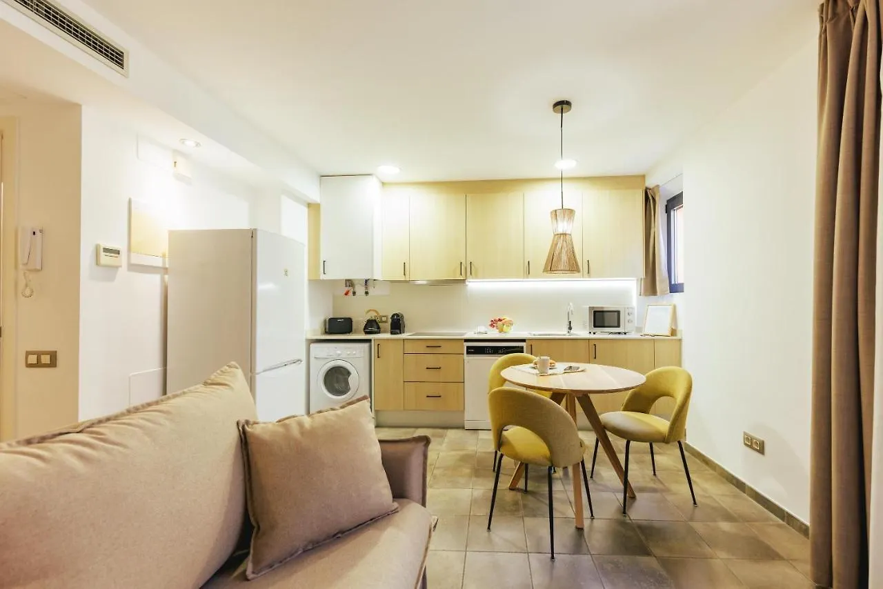 דירה ז'ירונה Bravissimo Mercadal 3, One-Bedroom Plus Sofa Bed